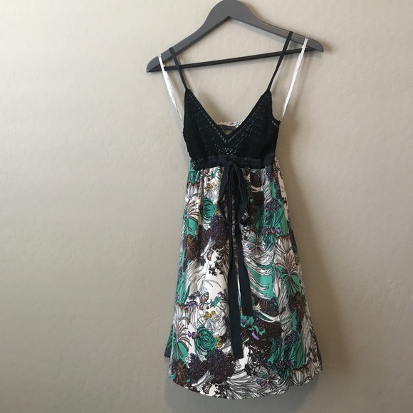Hale Bob Dresses & Skirts - Hale bob crochet silk print dress